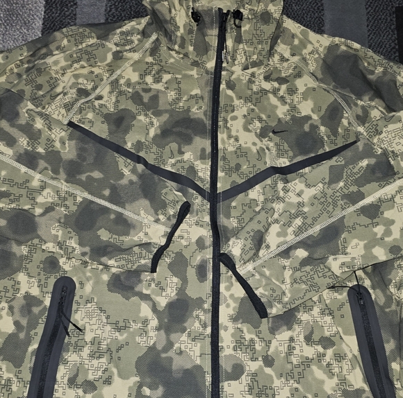 Nike Tech Woven‎ Digital Camo Windbreaker xxl - Picture 2 of 4